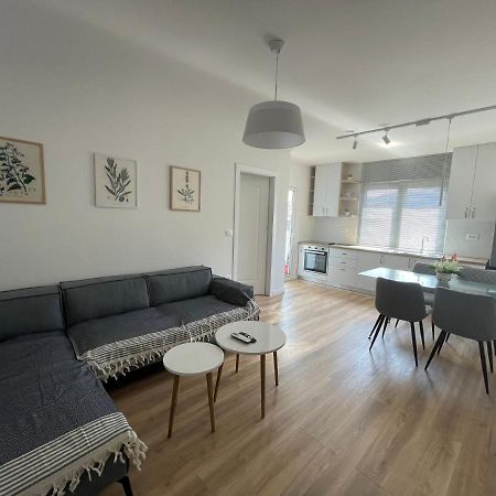 Wanderlust Tirana Apartment Ngoại thất bức ảnh