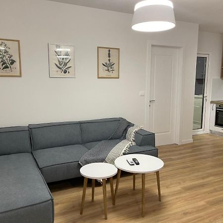 Wanderlust Tirana Apartment Ngoại thất bức ảnh