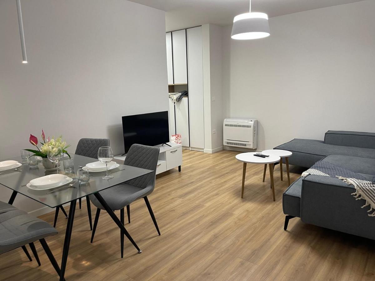 Wanderlust Tirana Apartment Ngoại thất bức ảnh