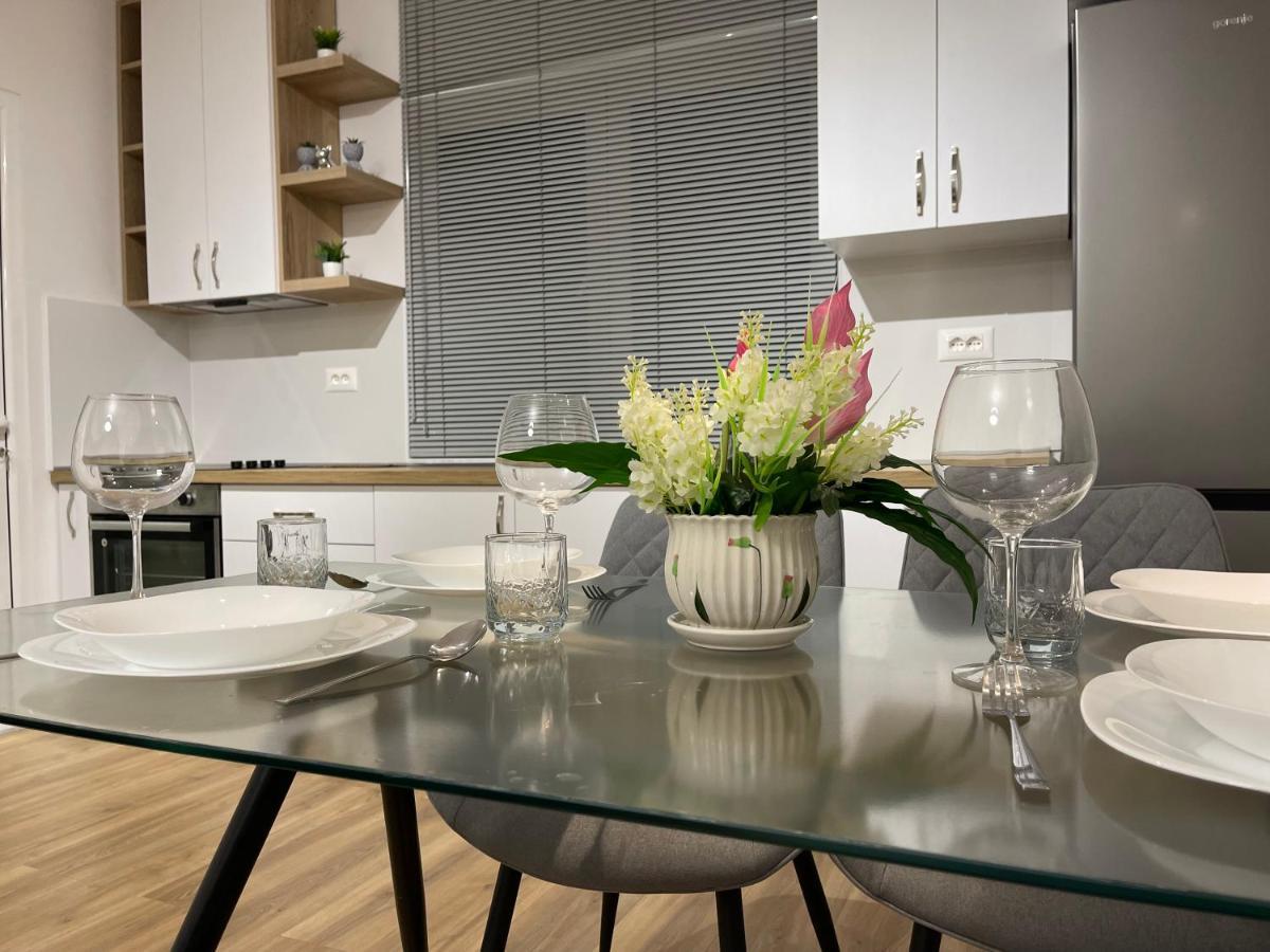 Wanderlust Tirana Apartment Ngoại thất bức ảnh