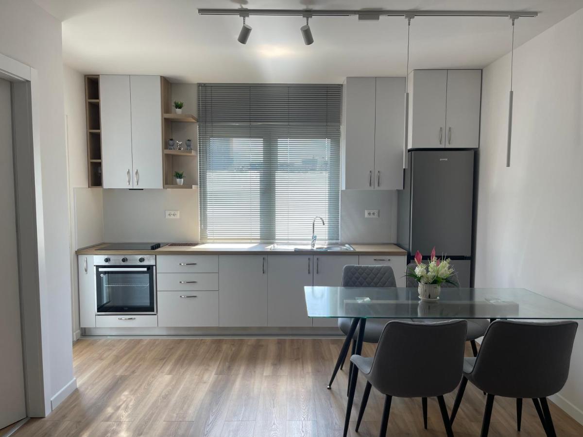 Wanderlust Tirana Apartment Ngoại thất bức ảnh
