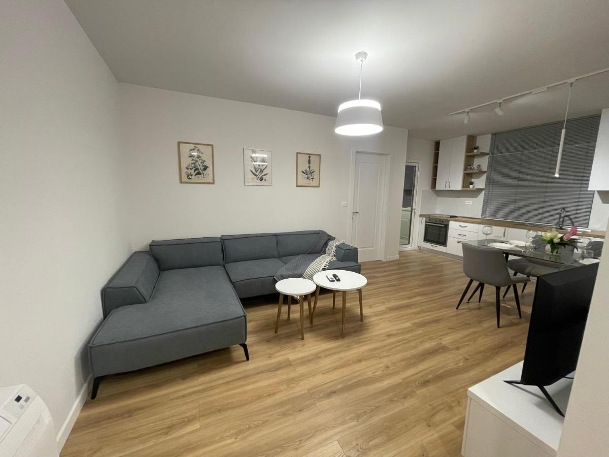 Wanderlust Tirana Apartment Ngoại thất bức ảnh