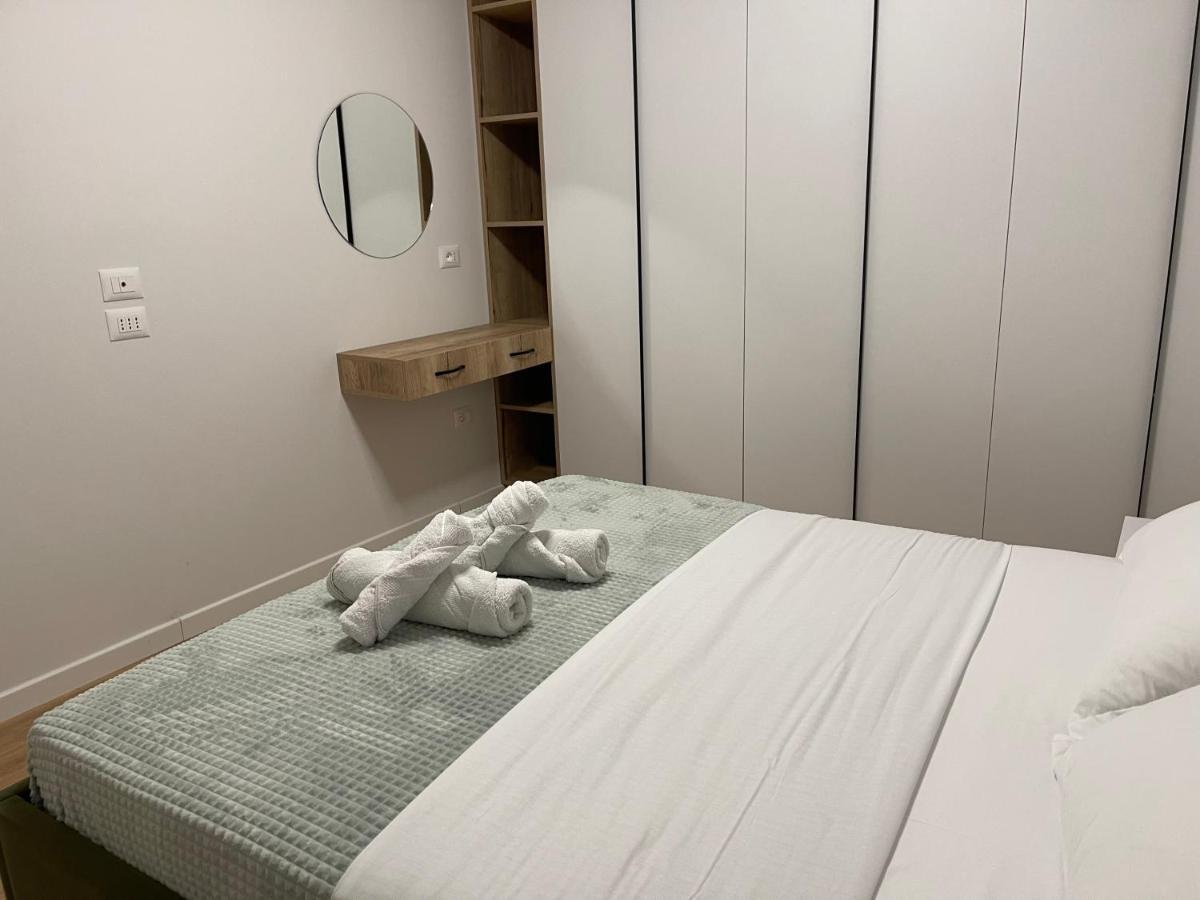 Wanderlust Tirana Apartment Ngoại thất bức ảnh